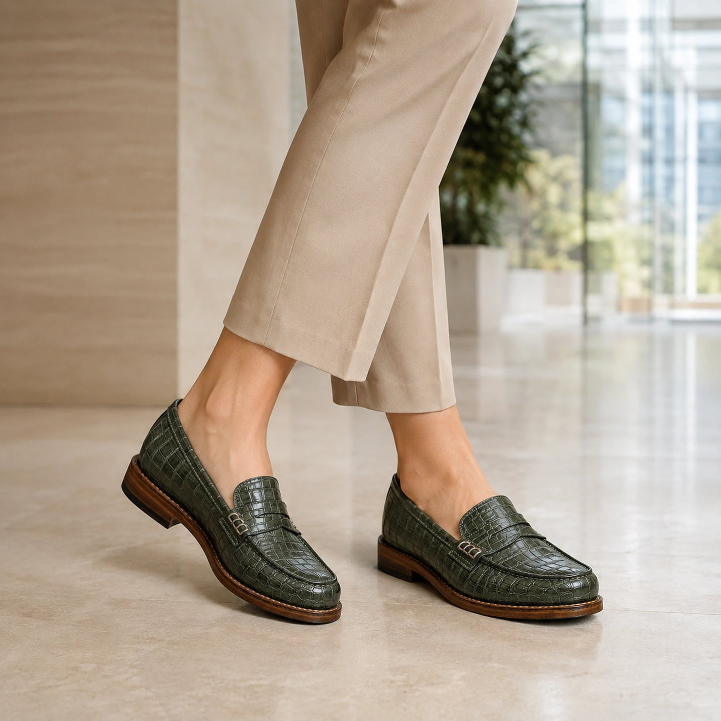 WOMAN COLLEGE LOAFER CROCO PRINT GOODYEAR