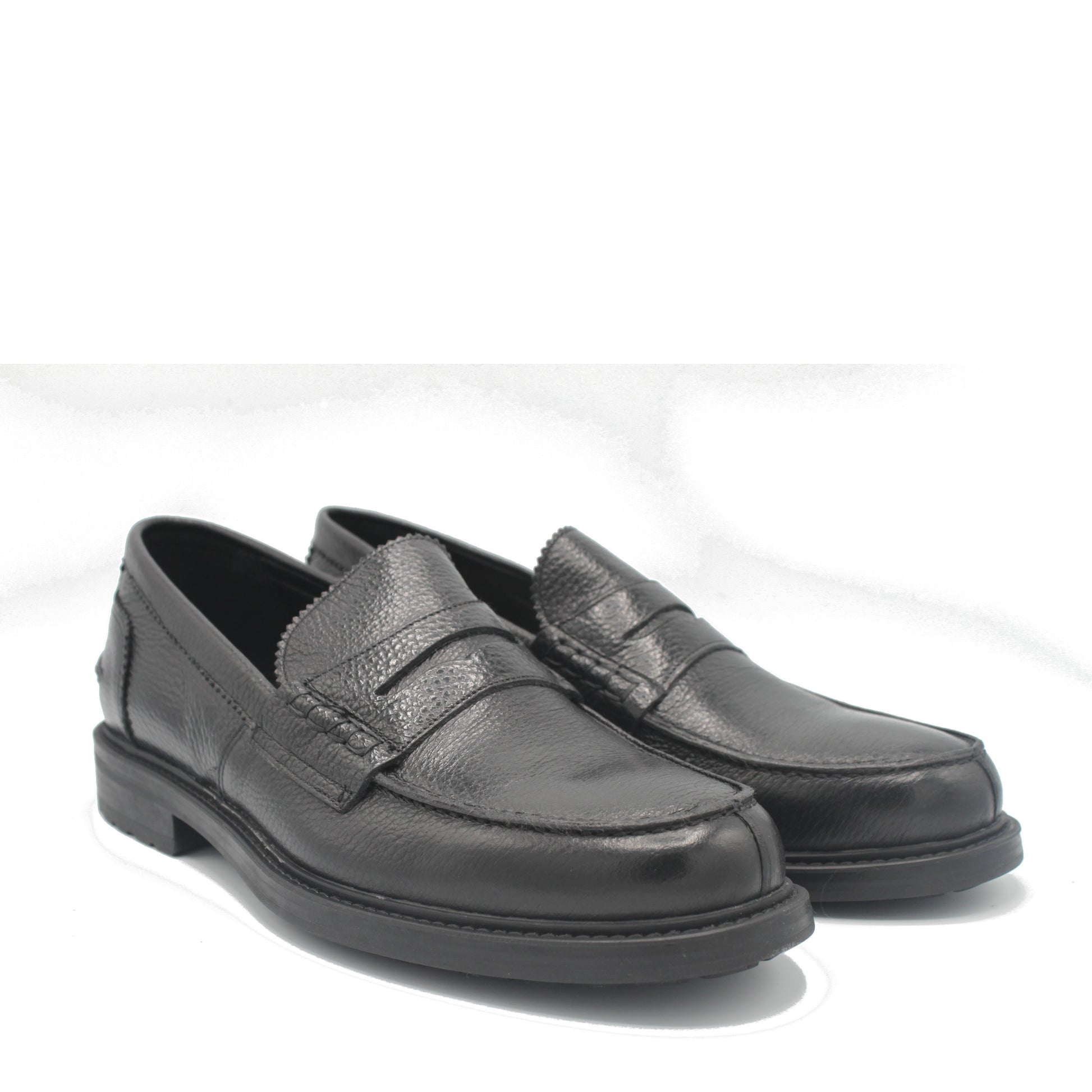 SUNDAY LOAFER BLACK GRAIN RUBBER SOLE - Saxone of Scotland