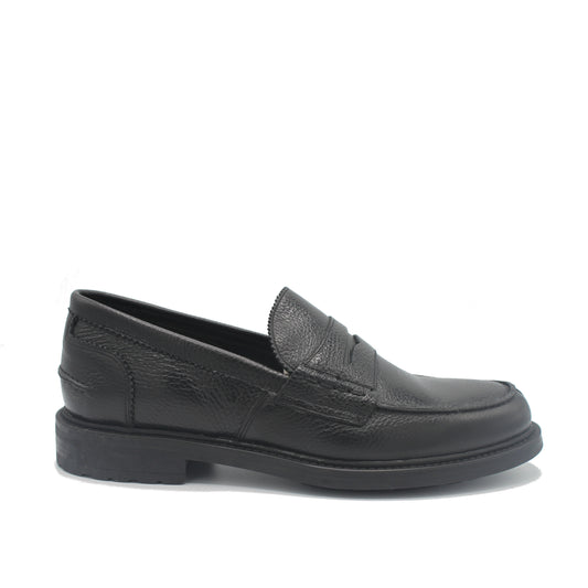 SUNDAY LOAFER BLACK GRAIN RUBBER SOLE - Saxone of Scotland